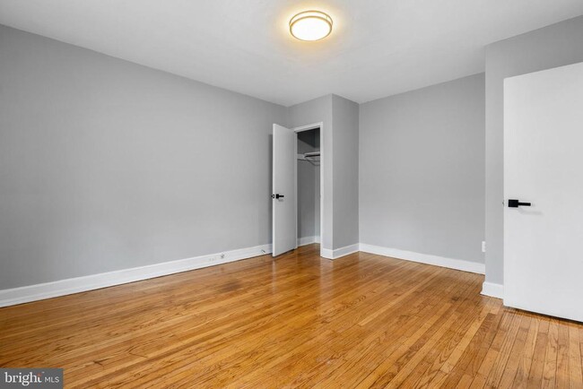 Building Photo - 131 Forest Ave