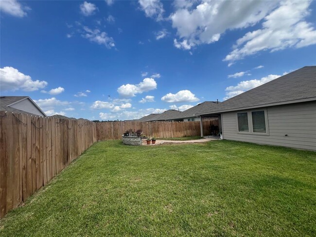 Building Photo - 20363 Green Mountain Dr