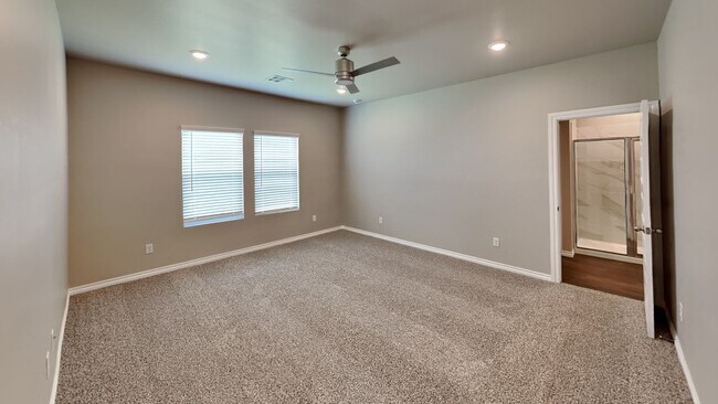 Building Photo - Very Nice 4 Bedroom 2 1/2 Bath in Yukon Schools + an office + bonus room