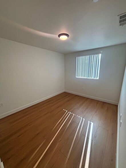 Building Photo - 127 W 93rd St