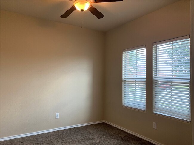Building Photo - 6353 Eagle Lake Ct