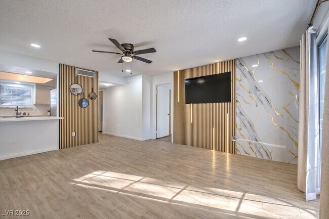 Building Photo - 3823 S Maryland Pkwy