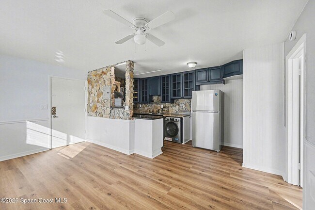 Building Photo - 115 Seminole Ave W