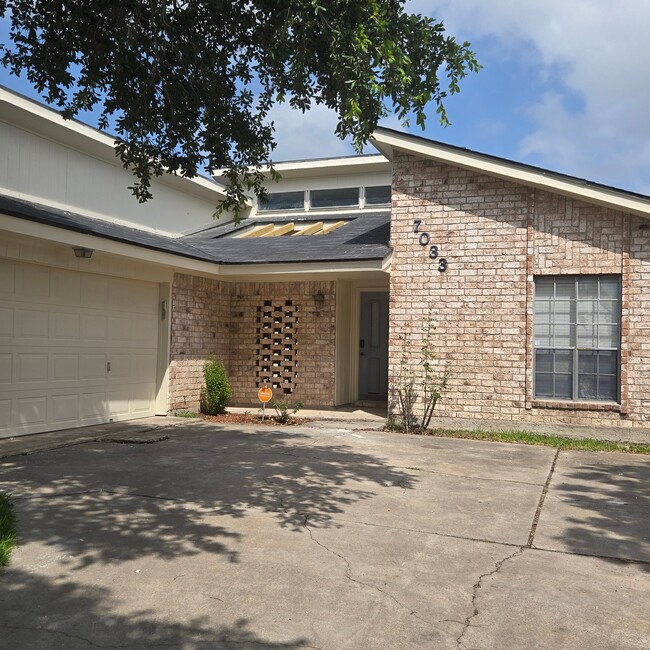 Building Photo - 7033 Arapahoe St