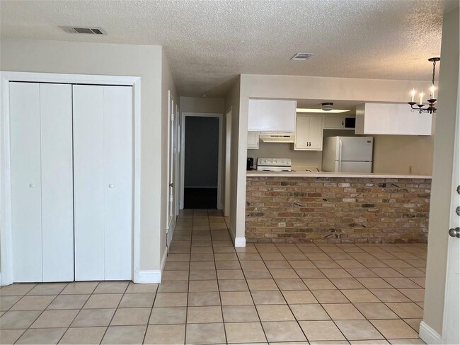 Building Photo - 3412 Willowrun Dr