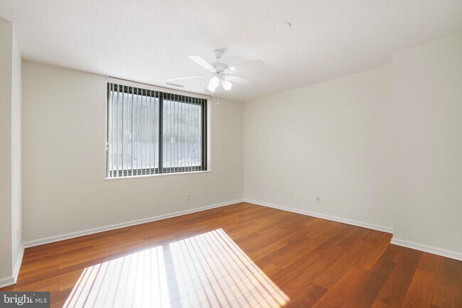 Building Photo - 3713 S George Mason Dr
