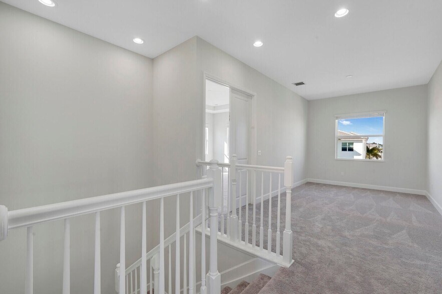 Building Photo - 14959 Redcove Pl