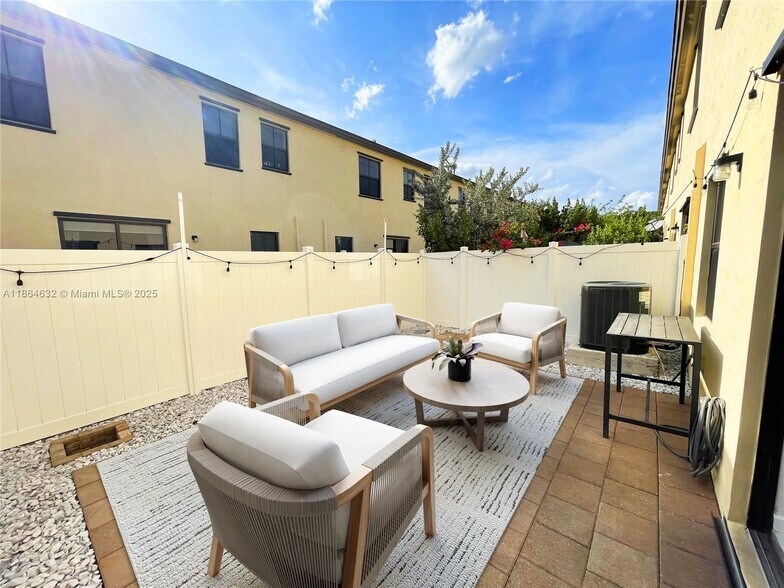 Building Photo - 10332 W 33rd Ct