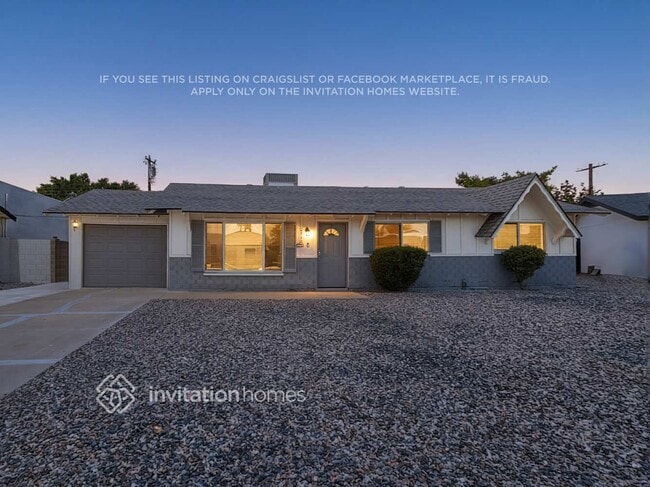 Building Photo - 8746 E Palm Ln