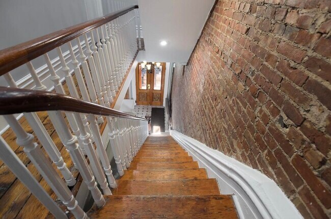 Building Photo - 154 Mercer St