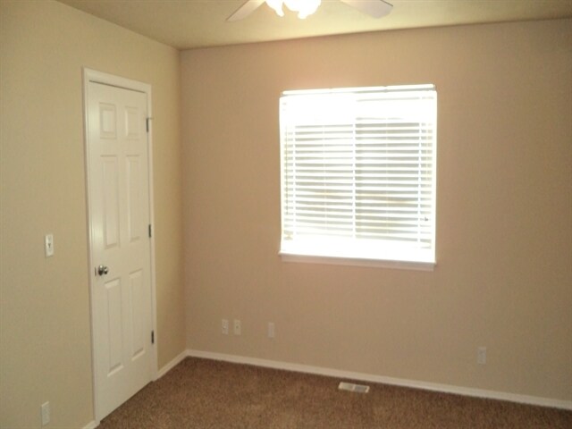 Building Photo - 1439 W Crenshaw St