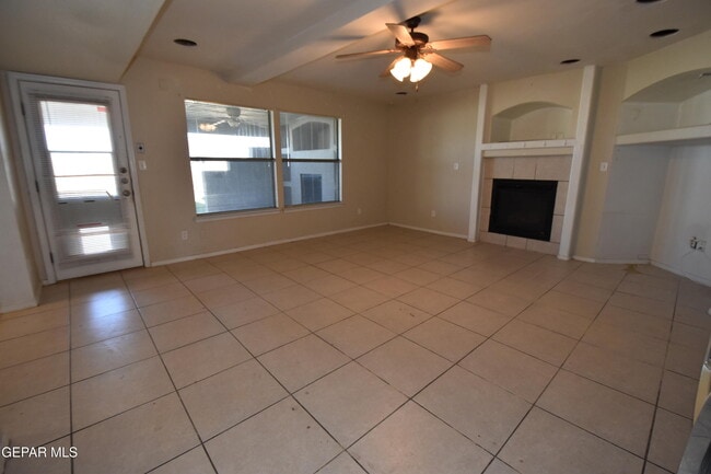 Building Photo - 10830 Elise St