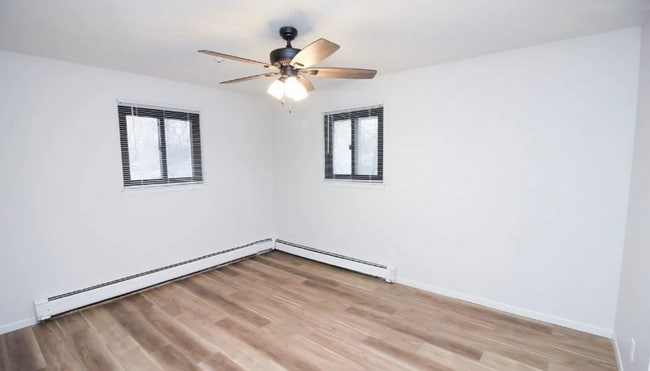 Building Photo - Renovated 2 Bedroom Downtown Sioux Falls!