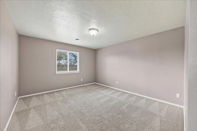 Building Photo - Beautiful NW Meridian Home with Privacy and Community Amenities