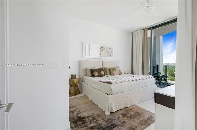 Building Photo - 2831 S Bayshore Dr