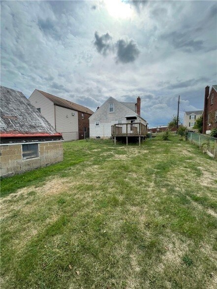 Building Photo - 1031 Pleasant Ave