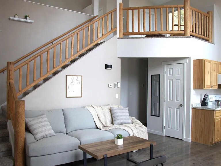 Building Photo - 230 Tamarack Woods Dr