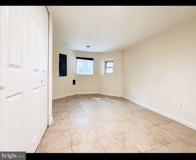 Building Photo - 119 W St NW