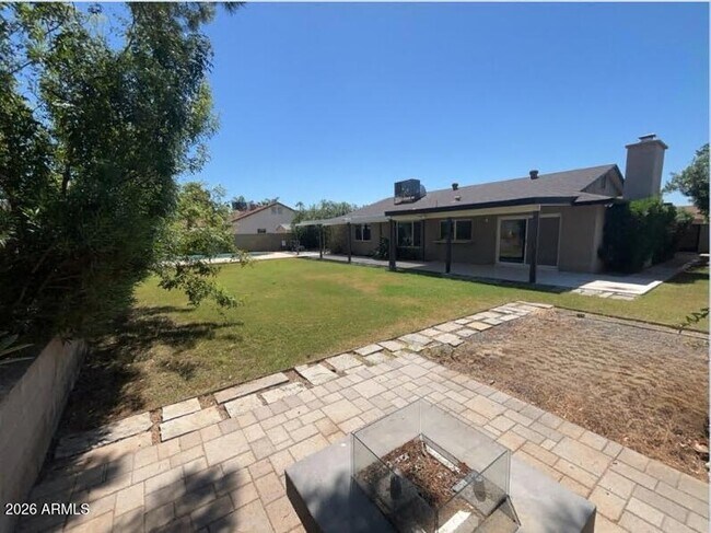 Building Photo - 6110 E Blanche Dr
