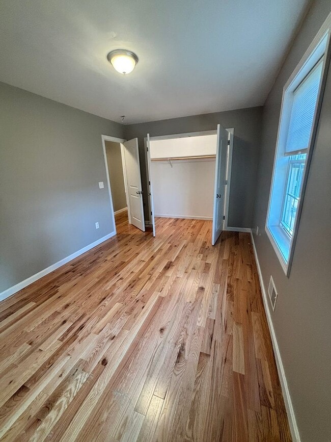 Building Photo - Beautiful Duplex in the Heart of Indian Or...