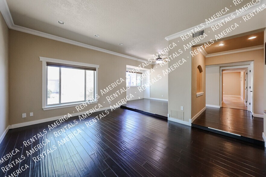 Building Photo - 15811 E Richwood Ave