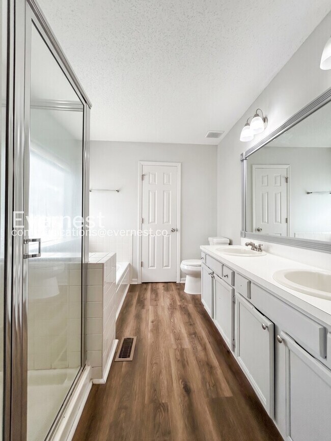 Building Photo - 9601 Marshbrooke Rd