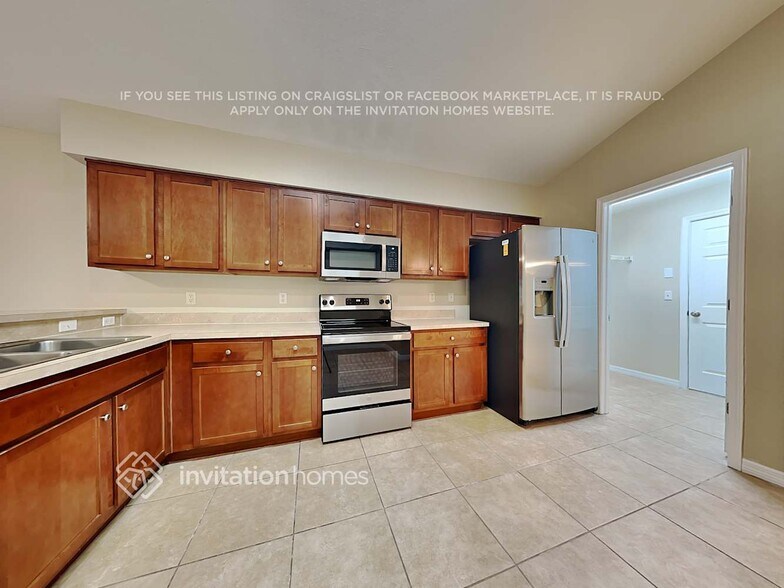 Building Photo - 2389 Hamlet Cir