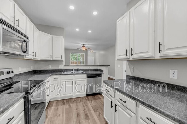 Building Photo - 2932 Sugarberry Ln