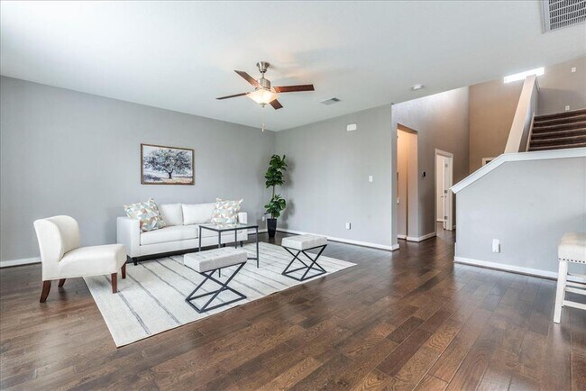 Building Photo - 109 Pine Island Ln