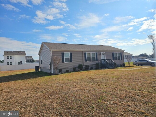 Primary Photo - 86 Metz Dr