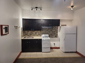 Building Photo - 1622 Bainbridge St