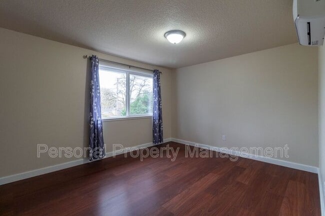 Building Photo - 1327 Z St