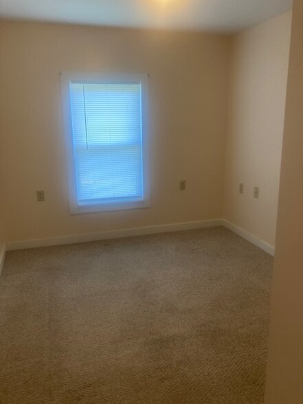 Building Photo - 204 Worth St