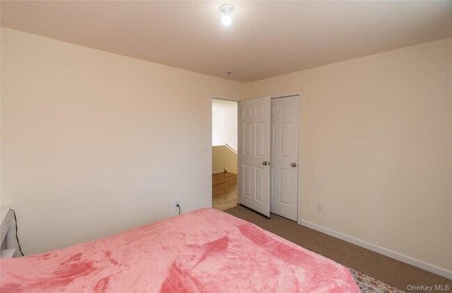 Building Photo - 62 Bristol Cir