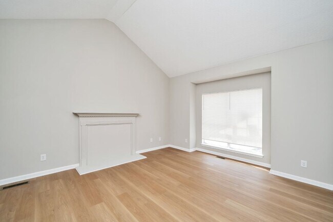 Building Photo - 429 Surrey Cir