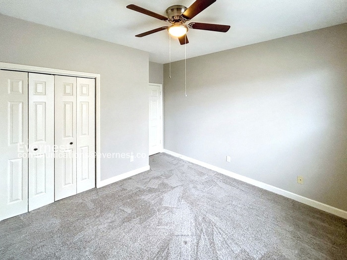 Building Photo - 203 Silver Tail Ln