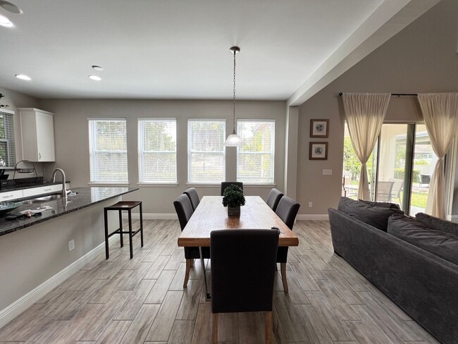 Building Photo - Perfect Home waiting for you! FULLY FURNIS...