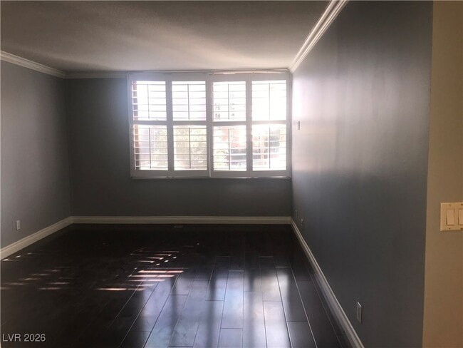 Building Photo - 205 E Harmon Ave