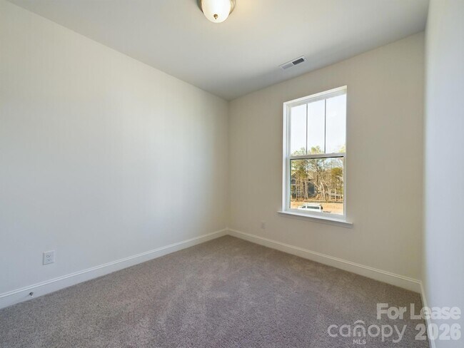 Building Photo - 15337 Ballancroft Pkwy