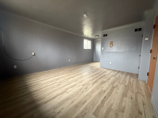 Building Photo - 4201 Rocky River Dr