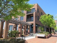 Building Photo - Chapel Hill / 2BR Southern Village Condo A...