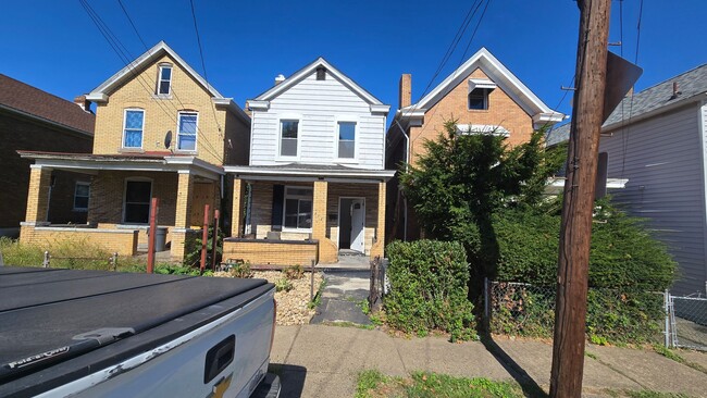 Primary Photo - 3 Bedroom 2 Bathroom - Homestead, PA