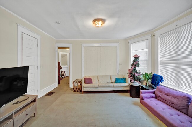 Building Photo - 909 Gaffield Pl