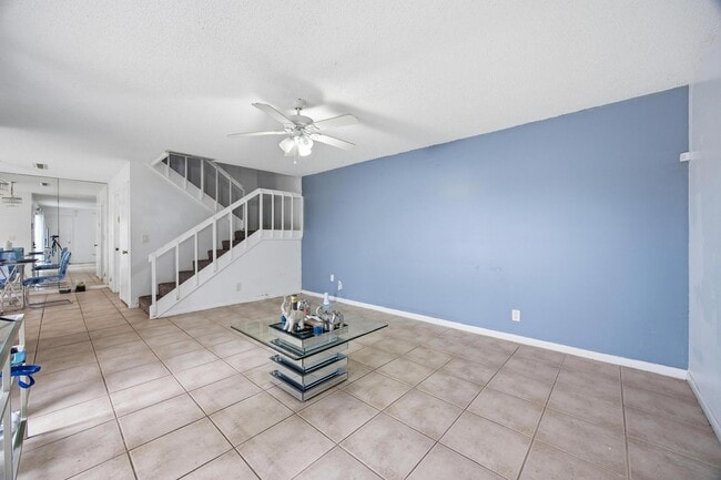 Building Photo - 4102 Waterview Cir