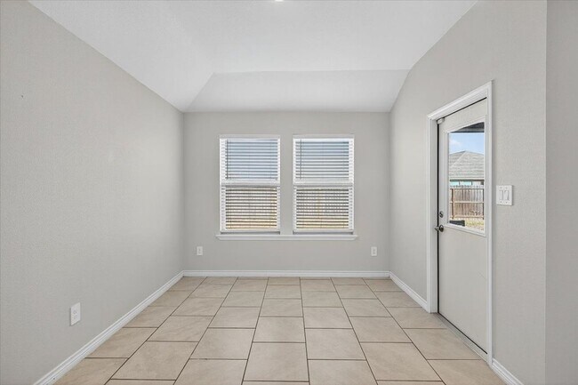 Building Photo - 3909 Shiva Dr