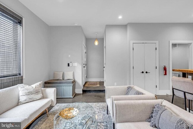 Building Photo - 10 McCready's Alley