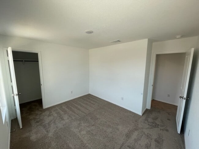 Building Photo - Newly Built & Stylish 4BR/2.5BA Two-Story ...