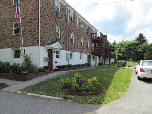 Exterior - Greenhouse Apartments