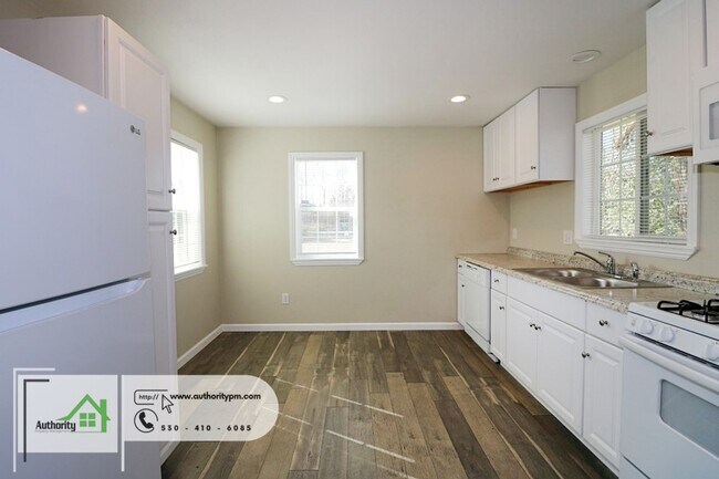 Building Photo - 7927 Evans Ln
