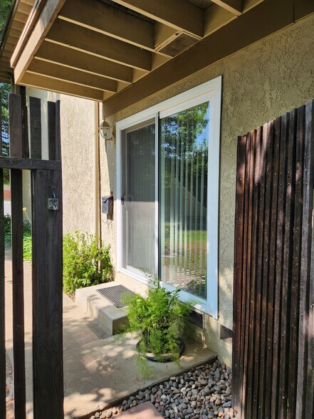 Building Photo - 6043 Leafwood Dr